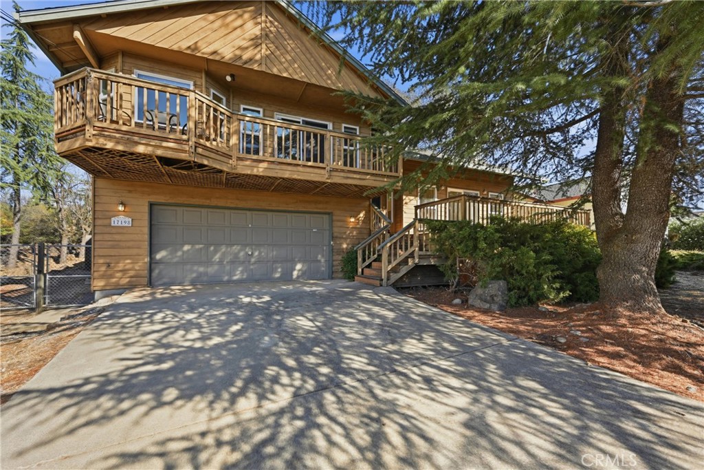 17198 Squirrelhill Property Photo 1