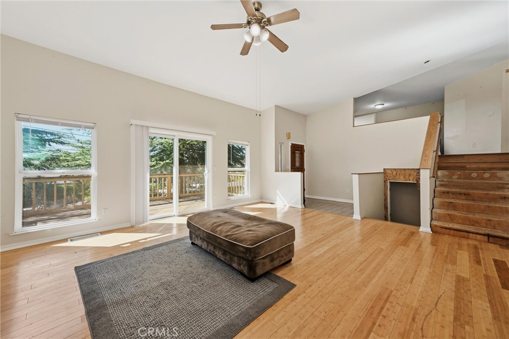 17198 Squirrelhill Property Photo 6