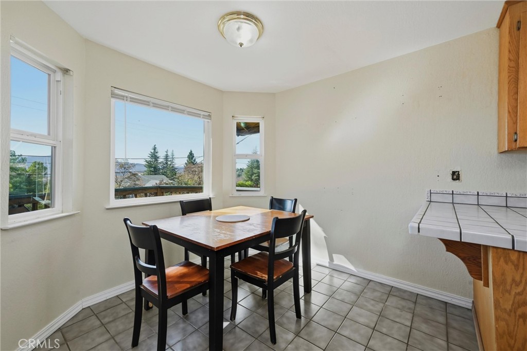 17198 Squirrelhill Property Photo 9