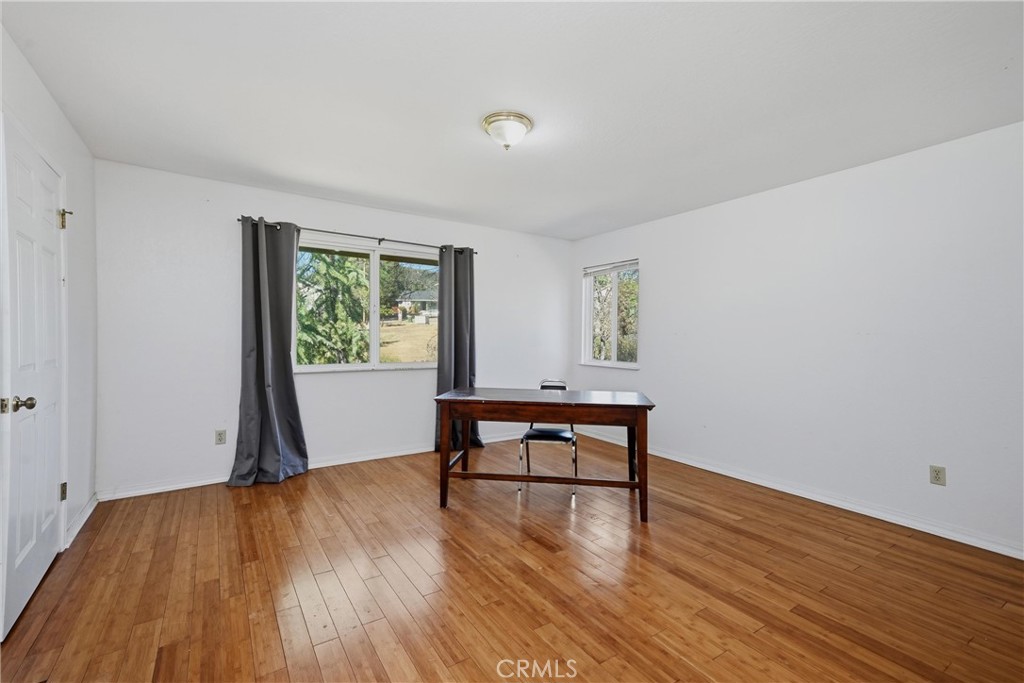 17198 Squirrelhill Property Photo 14