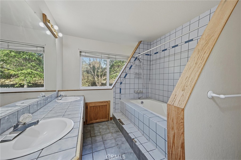 17198 Squirrelhill Property Photo 16