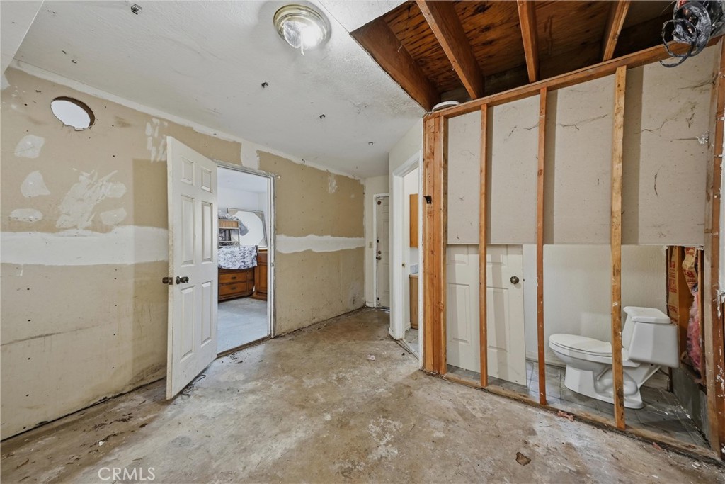 17198 Squirrelhill Property Photo 25