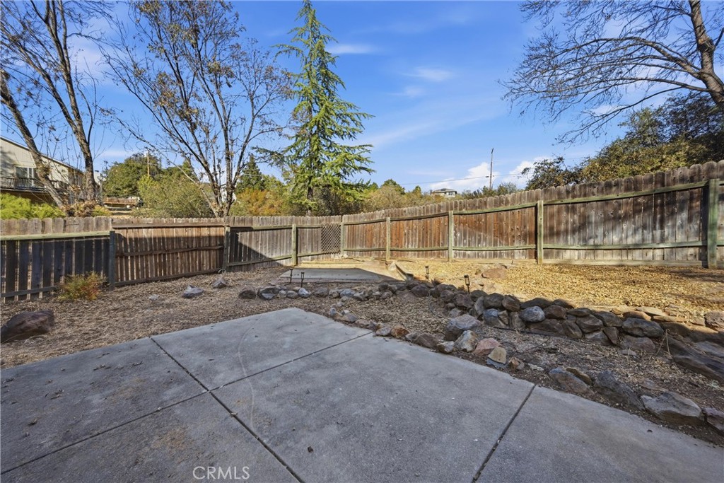 17198 Squirrelhill Property Photo 28