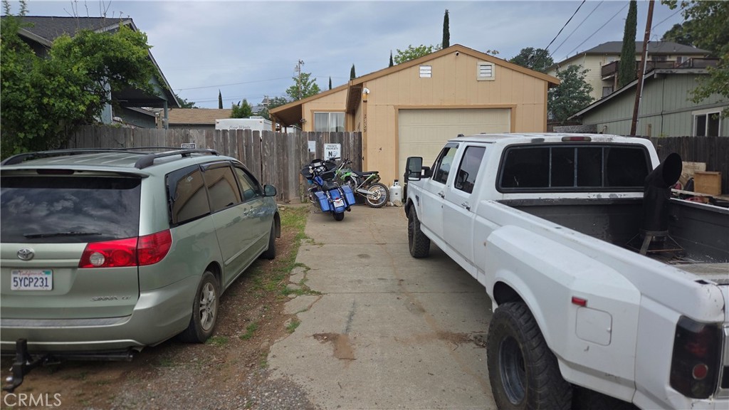 3959 Emile Ave. Property Photo 4