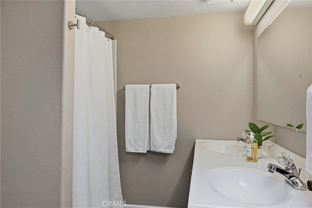 3113 S Lake Drive Property Photo 37