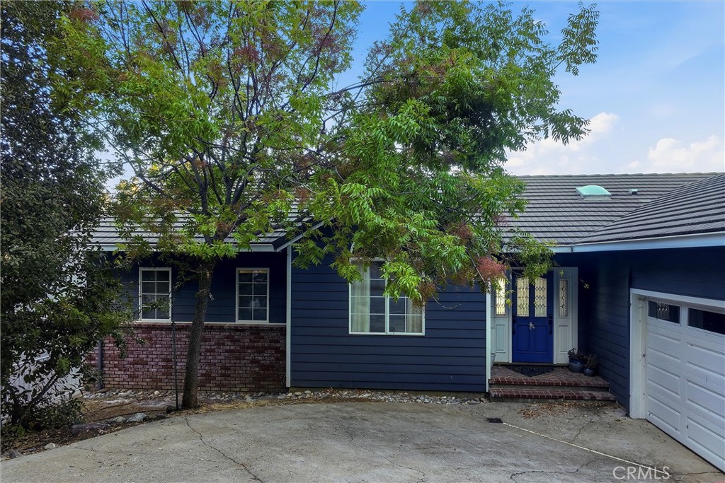 3113 S Lake Drive Property Photo 44
