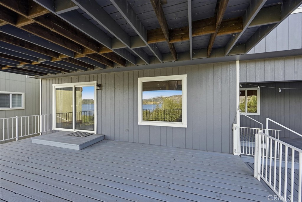 3113 S Lake Drive Property Photo 47