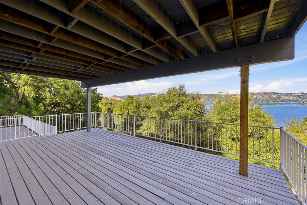 3113 S Lake Drive Property Photo 49