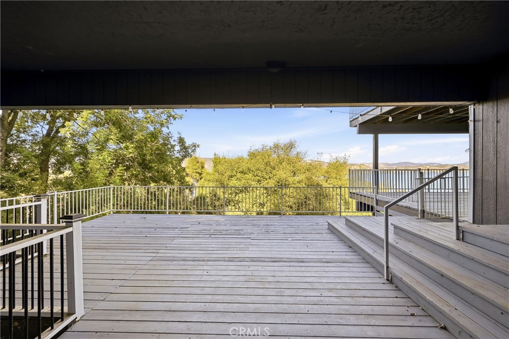 3113 S Lake Drive Property Photo 54