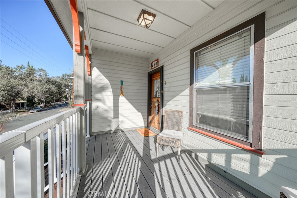 470 Second Street Property Photo 2