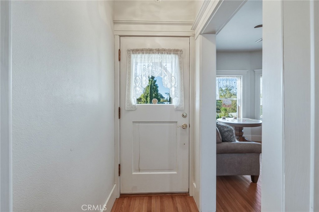 470 Second Street Property Photo 4