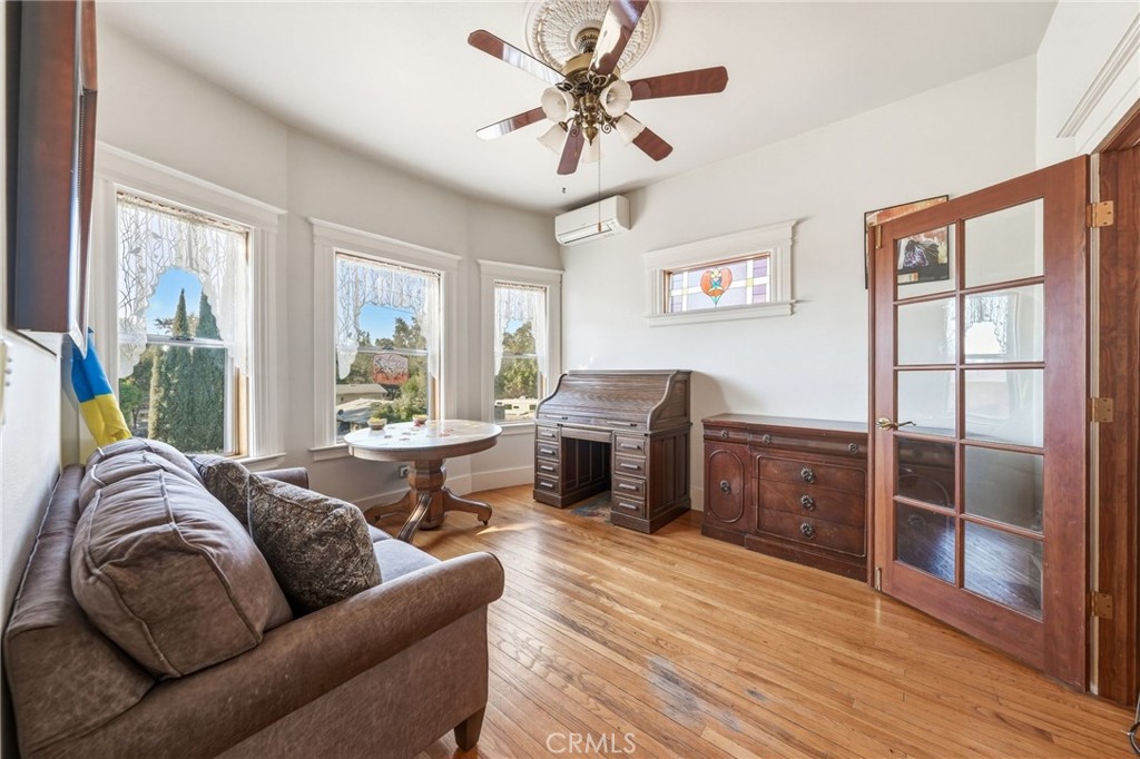 470 Second Street Property Photo 5