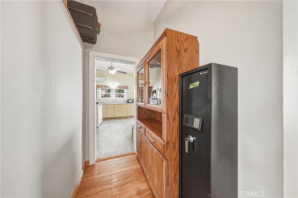 470 Second Street Property Photo 12