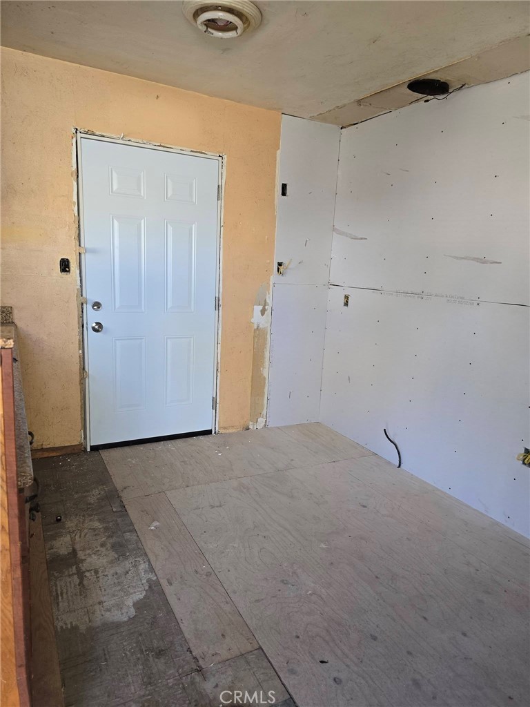 14613 Robinson Avenue Property Photo 4