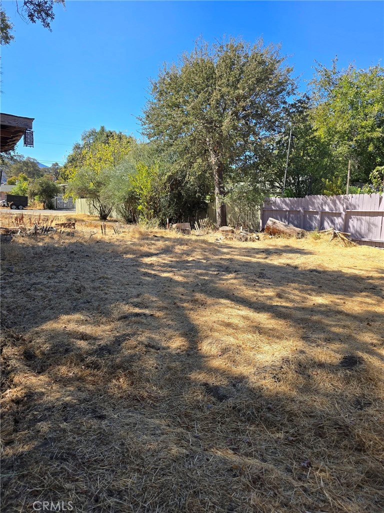 14613 Robinson Avenue Property Photo 8