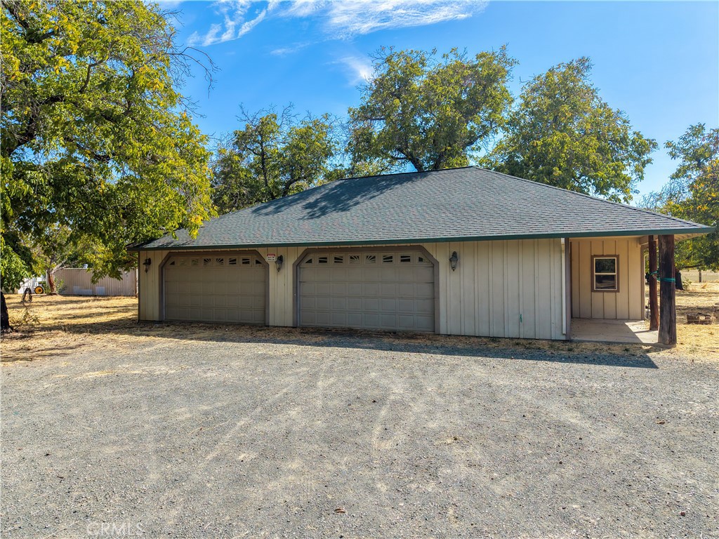 195 Mathews Property Photo 8