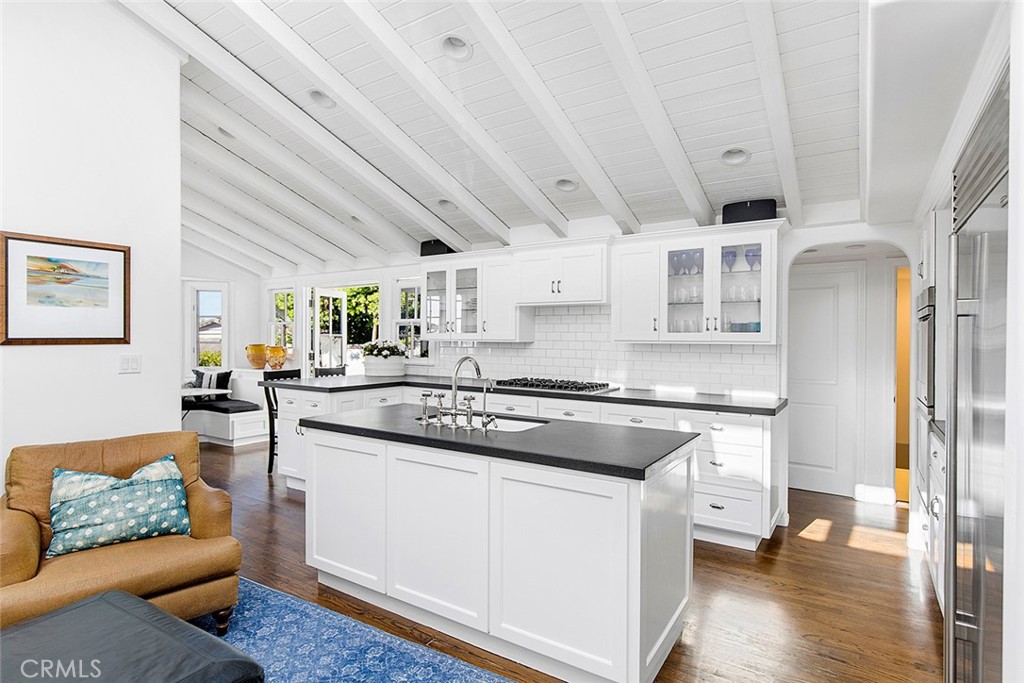 806 Emerald Bay Property Photo 7
