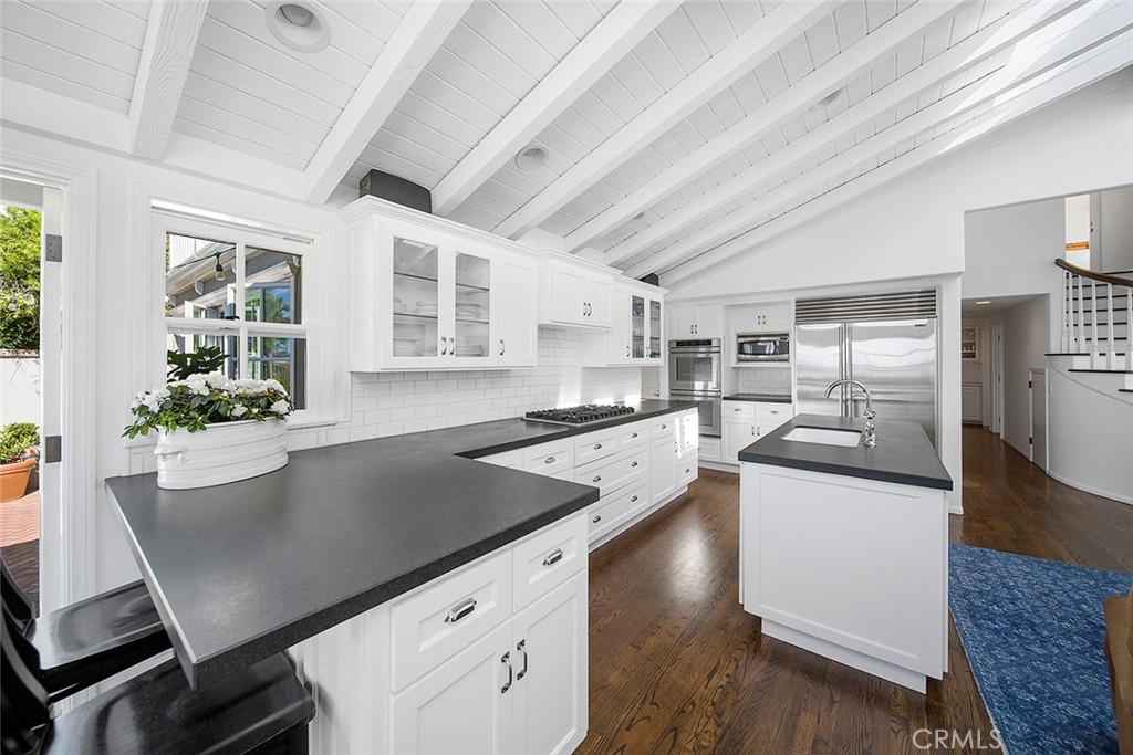 806 Emerald Bay Property Photo 8