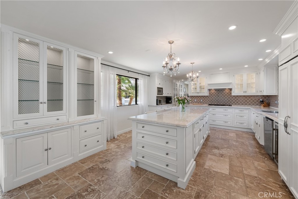 72408 Desert Drive Property Photo 3