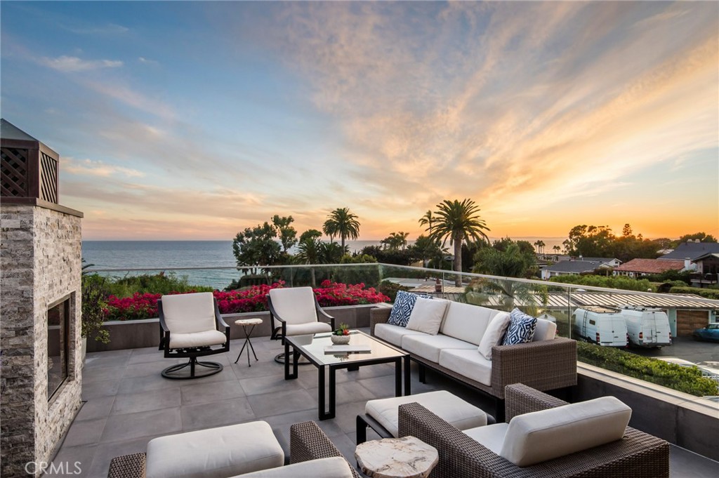 738 Cliff Drive Property Photo