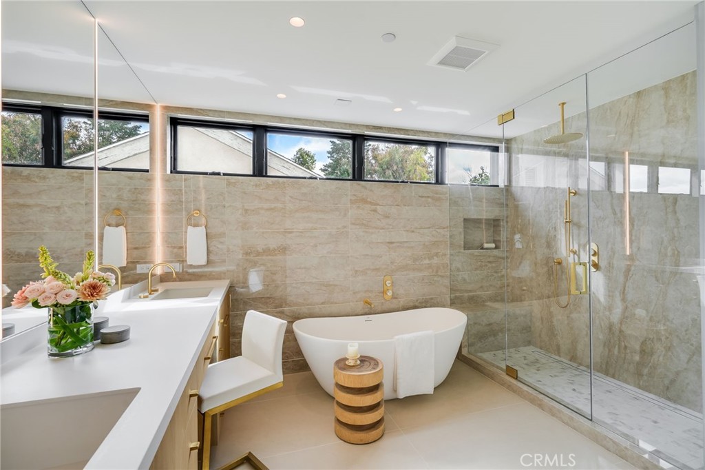 427 Santa Ana Av Property Photo 13