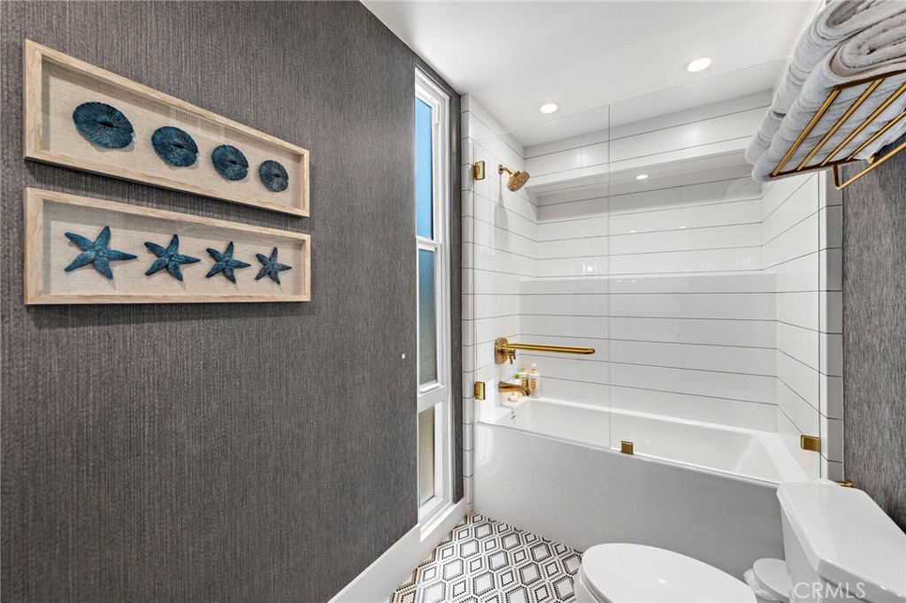 201 Nyes Place Property Photo 18