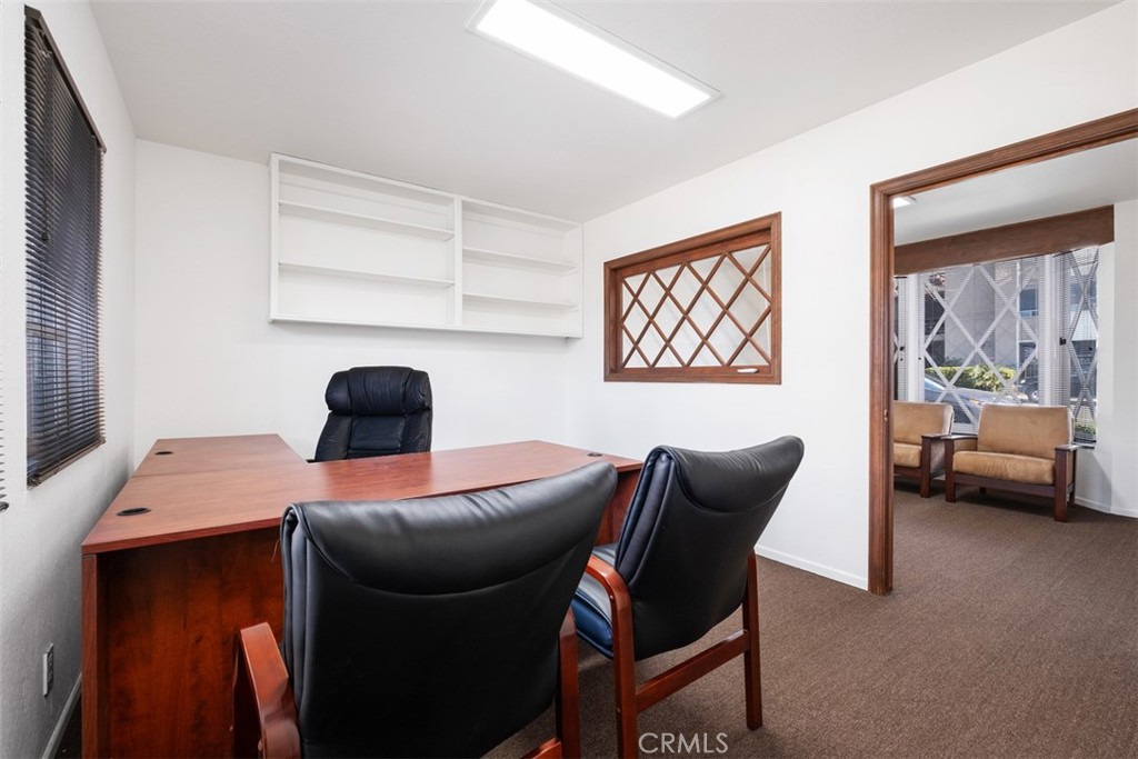 939 Glenneyre Street B Property Photo 8