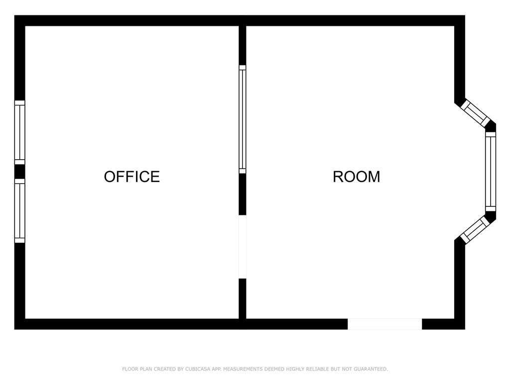 939 Glenneyre Street B Property Photo 9