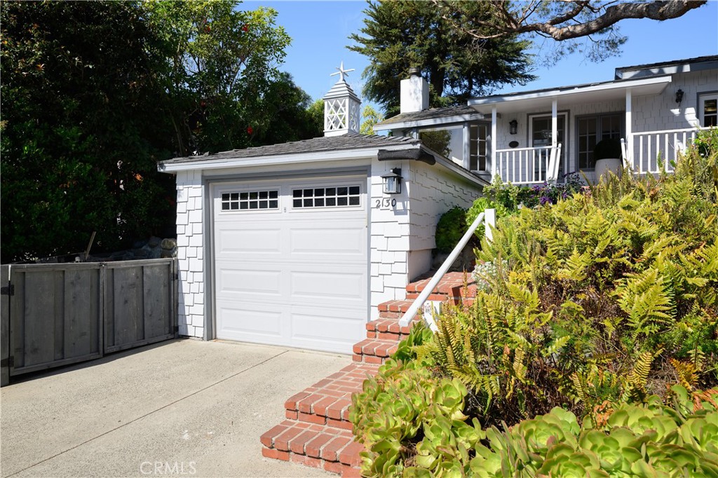 2130 Glenneyre Street Property Photo 8