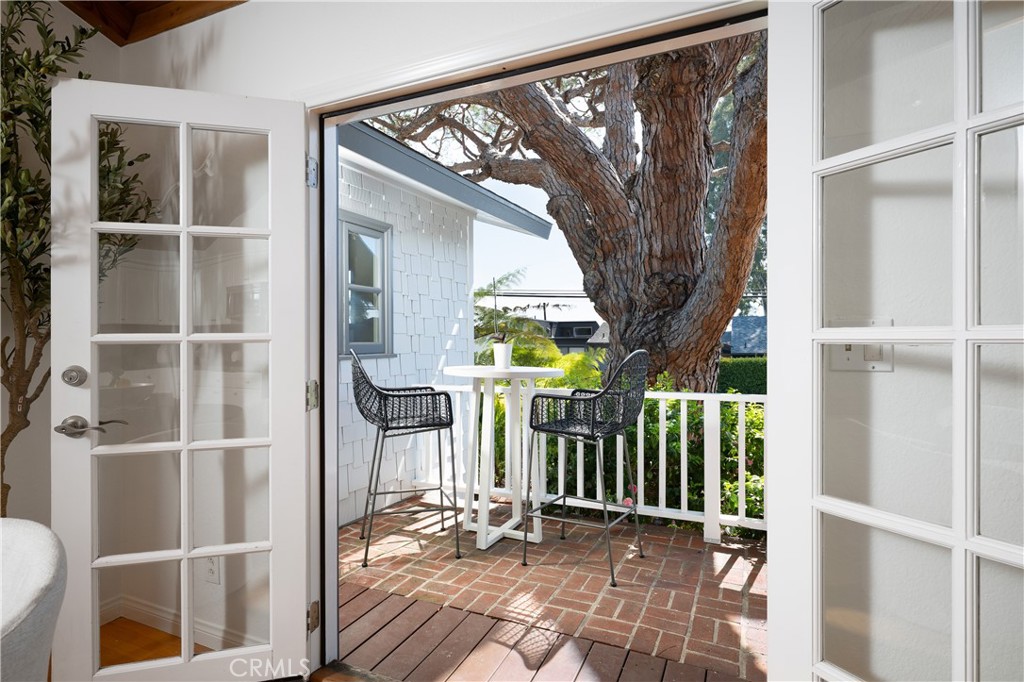 2130 Glenneyre Street Property Photo 17