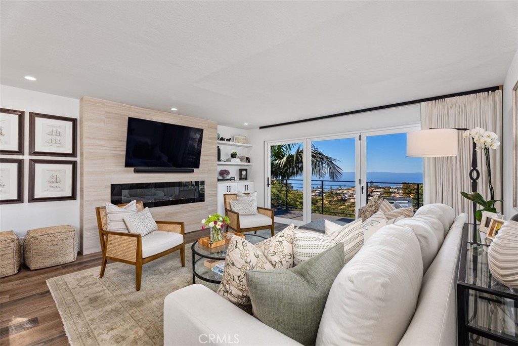 1065 Santa Ana Street Property Photo 3