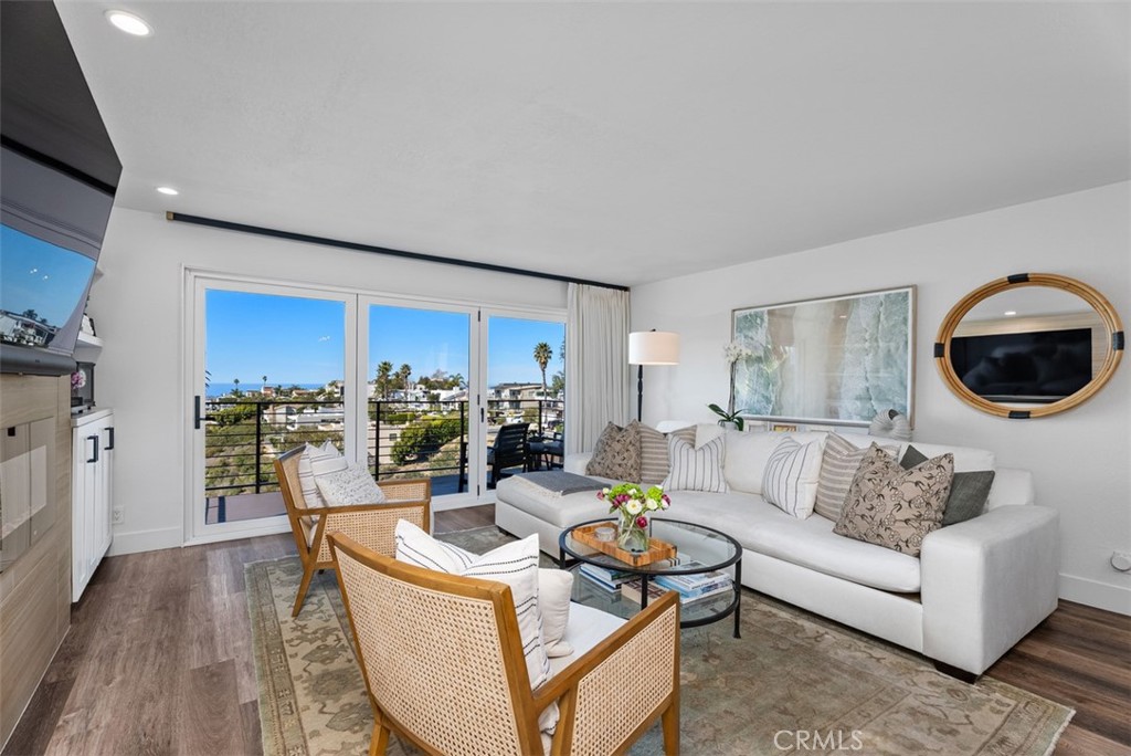 1065 Santa Ana Street Property Photo 8