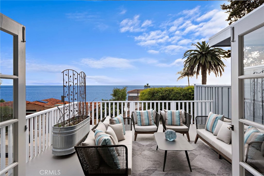 2120 Ocean Way Property Photo 1