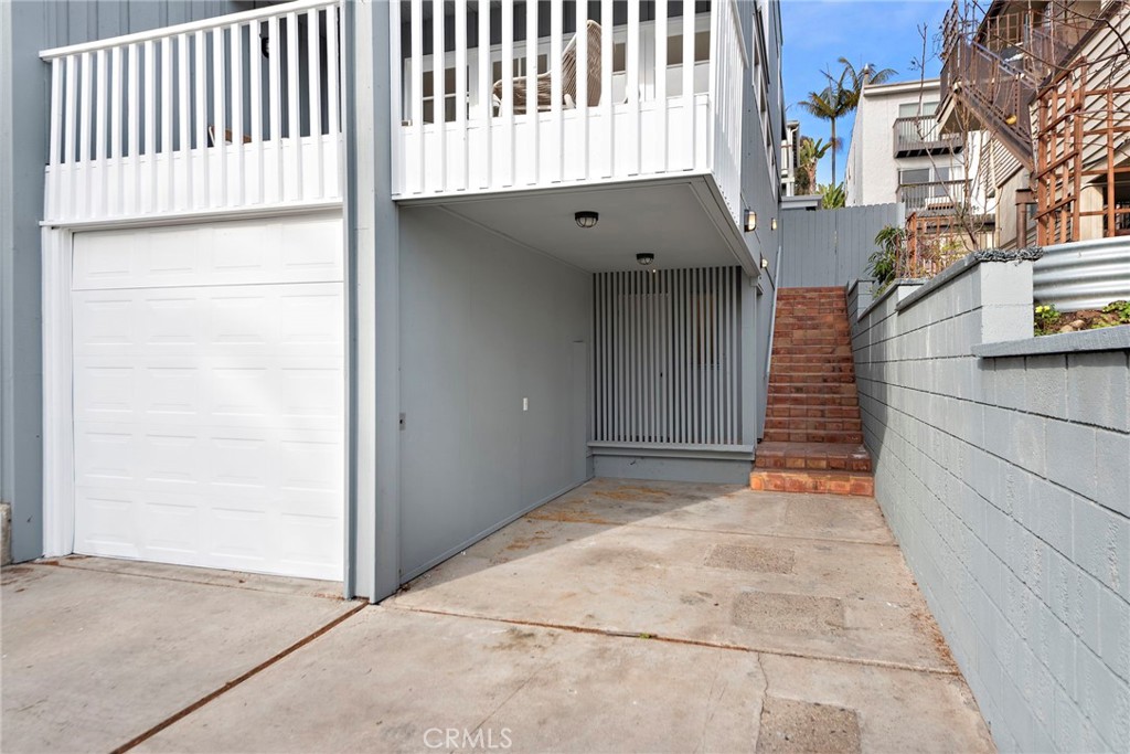 2120 Ocean Way Property Photo 17