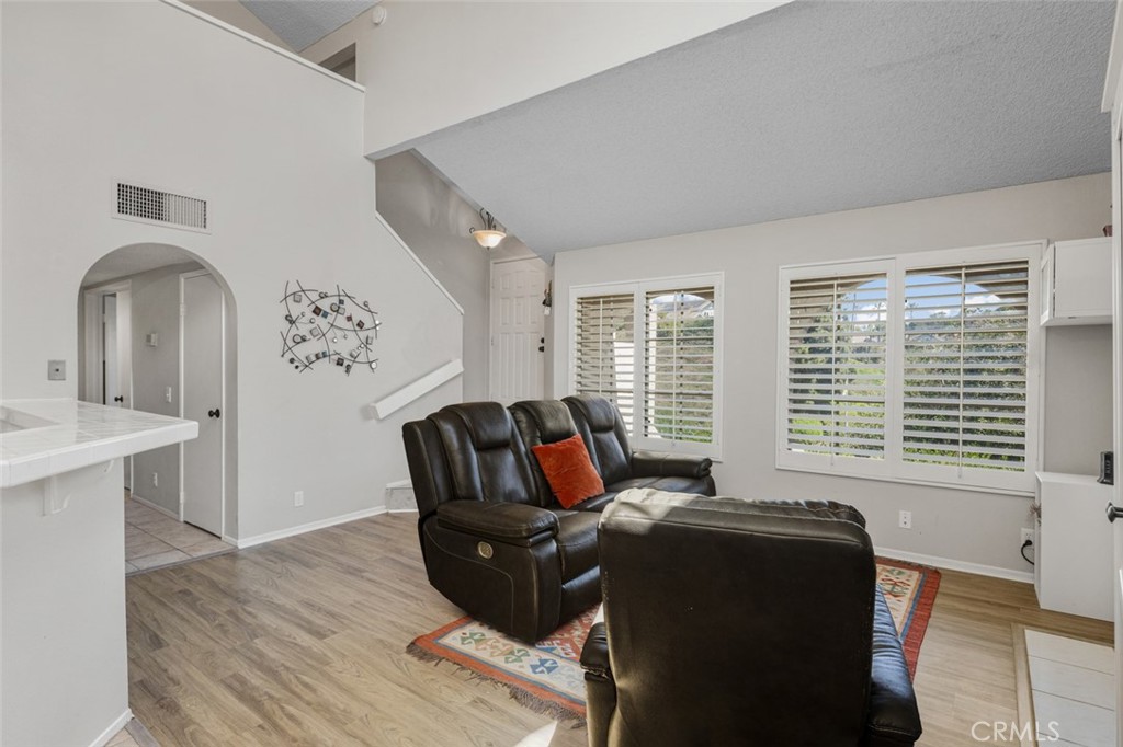 26512 Las Palmas 8 Property Photo 5