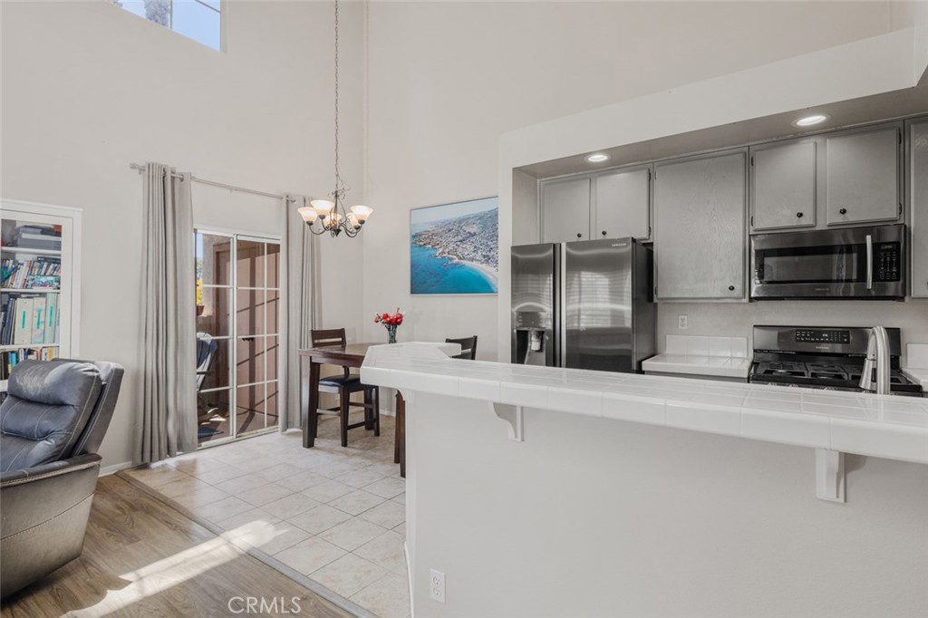 26512 Las Palmas 8 Property Photo 10