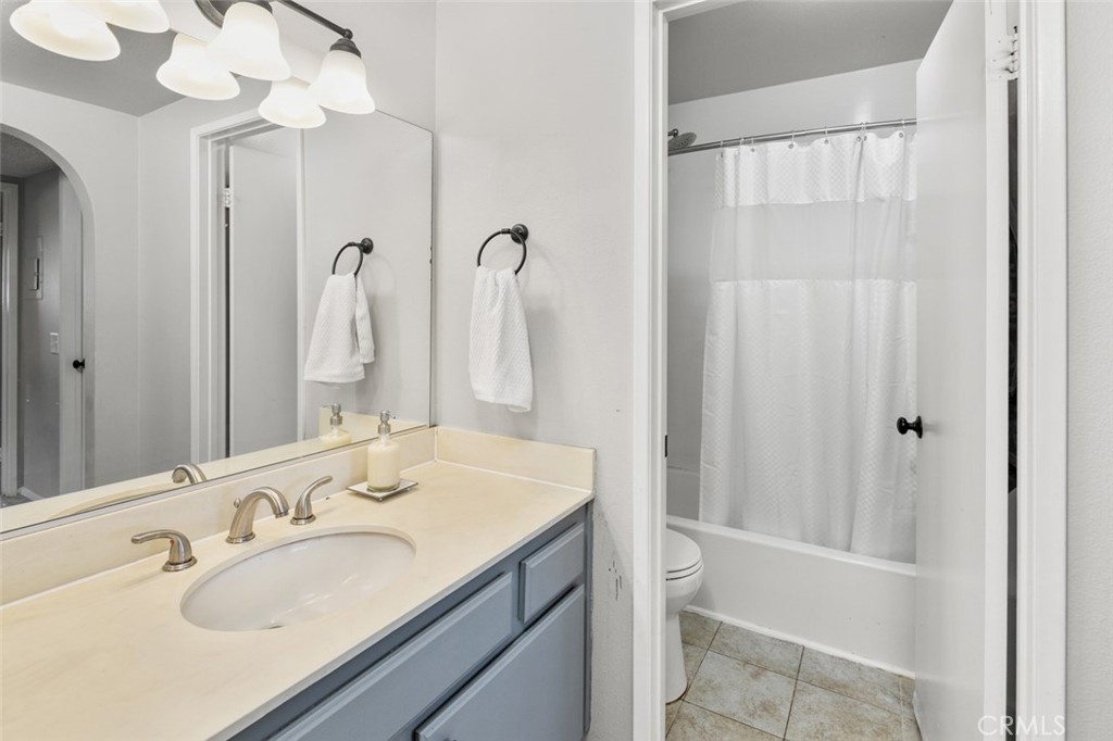 26512 Las Palmas 8 Property Photo 17