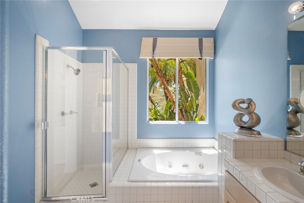 48 Siena Property Photo 33