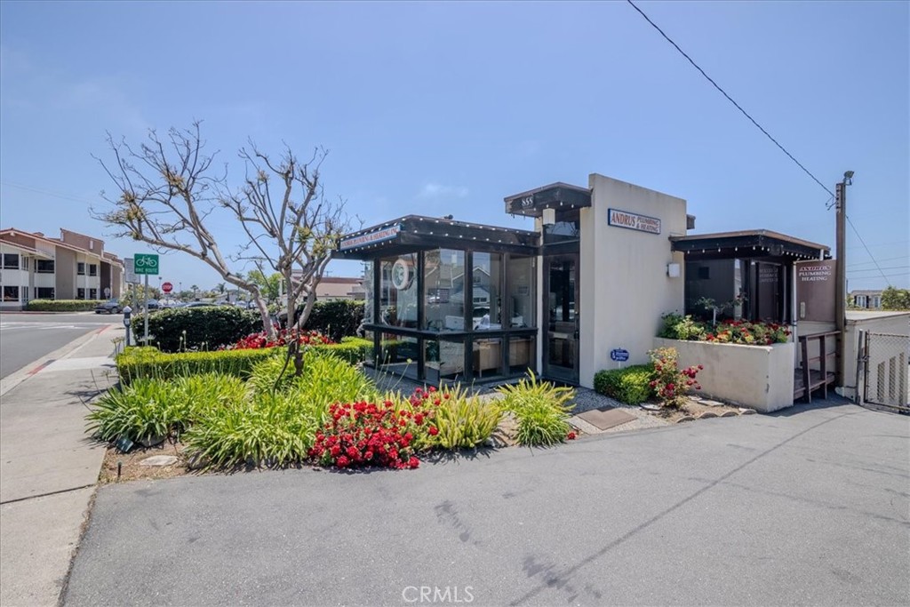 240 Thalia Street Property Photo 17
