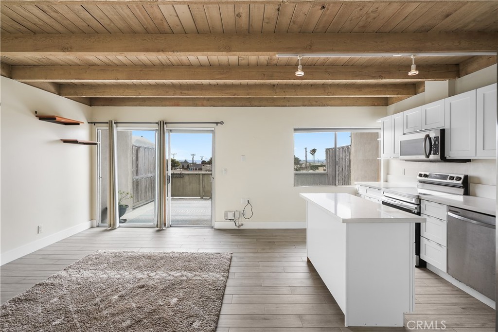 326 Thalia Property Photo 1