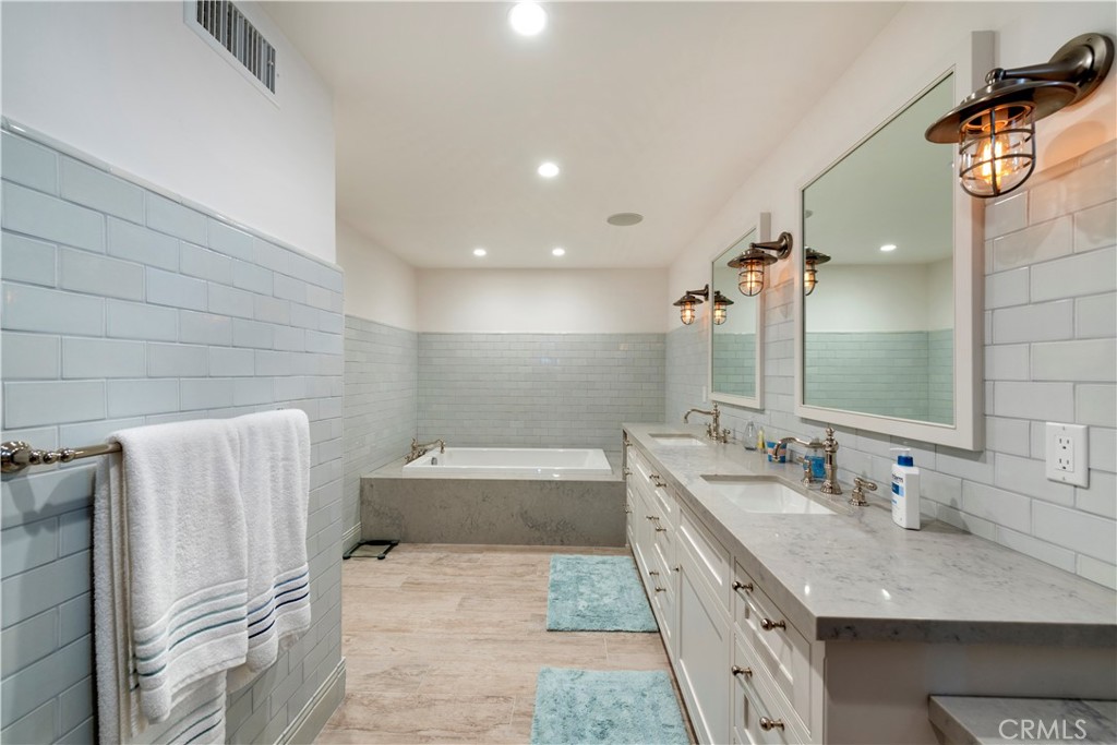 16 N La Senda Drive Property Photo 11