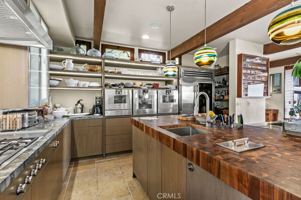 345 Emerald Bay Property Photo 10