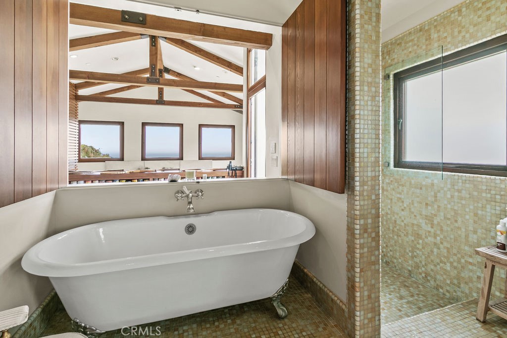 345 Emerald Bay Property Photo 21
