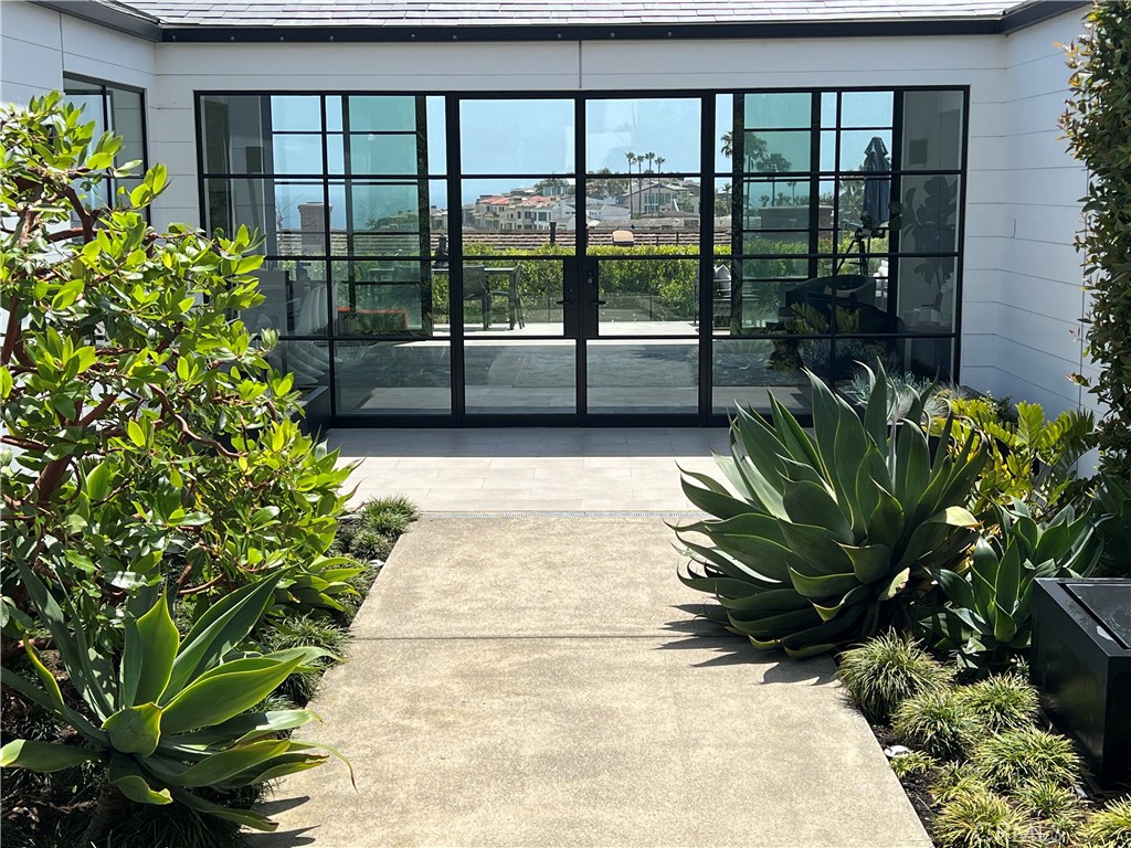 809 Emerald Bay Property Photo 2