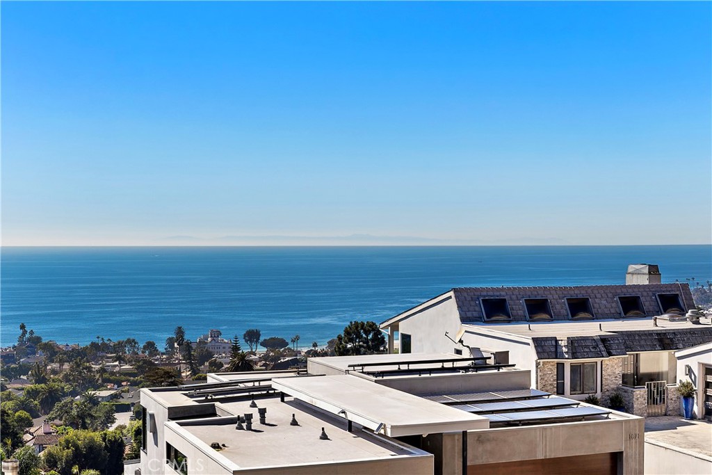 1050 SKYLINE Property Photo 1