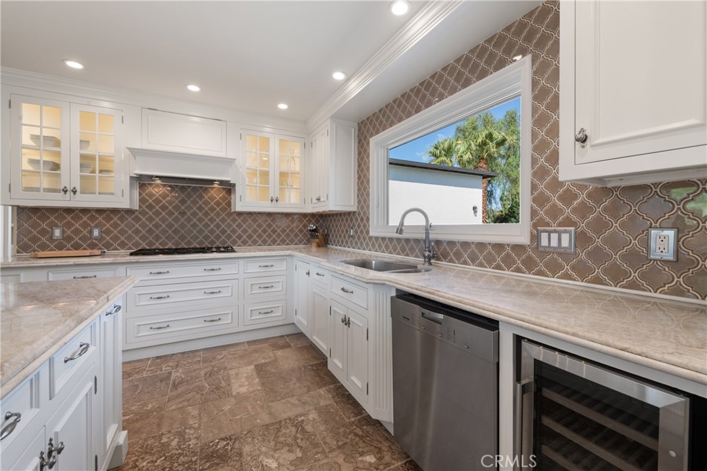 72408 Desert Drive Property Photo 5