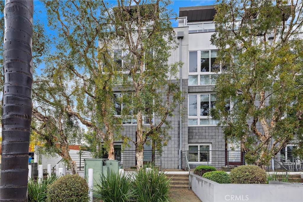 4151 Redwood Avenue #106 Property Photo 1