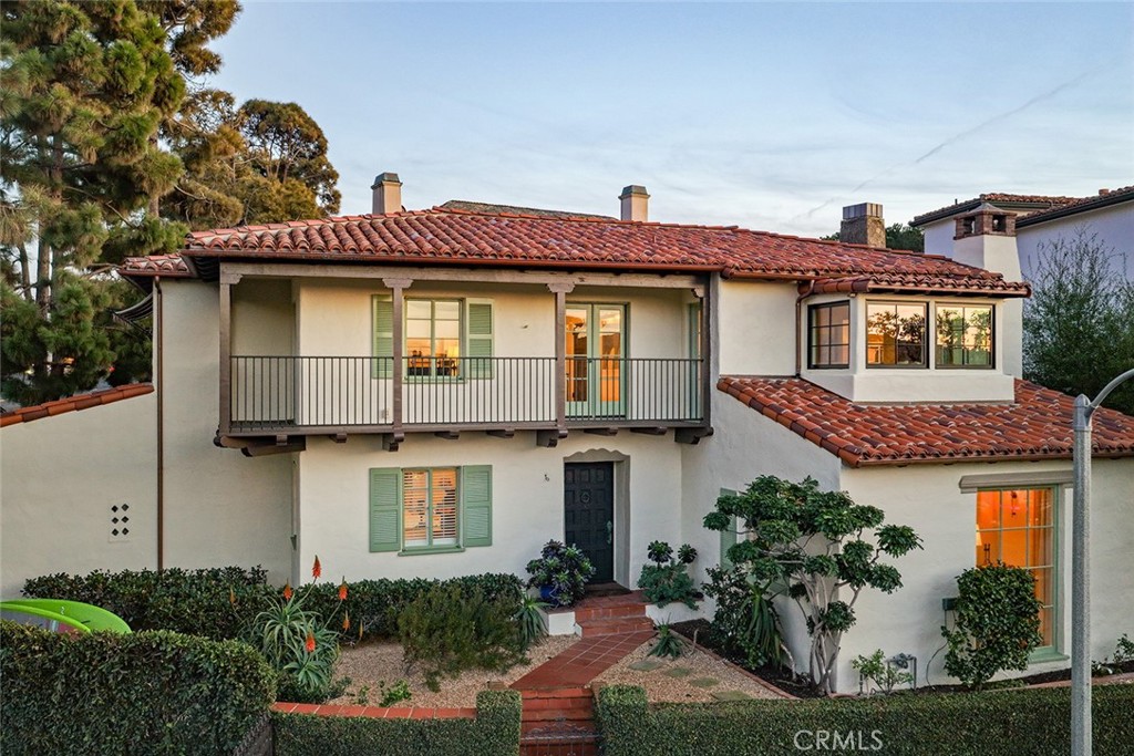 2 Emerald Bay Property Photo 1