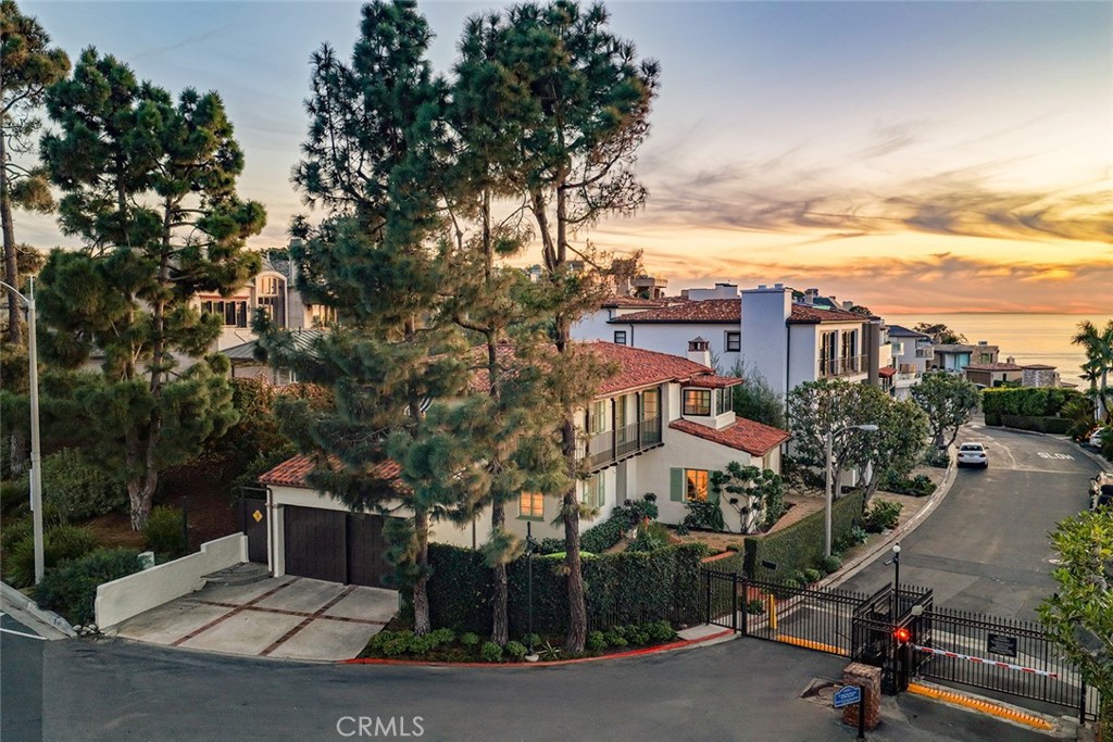 2 Emerald Bay Property Photo 16