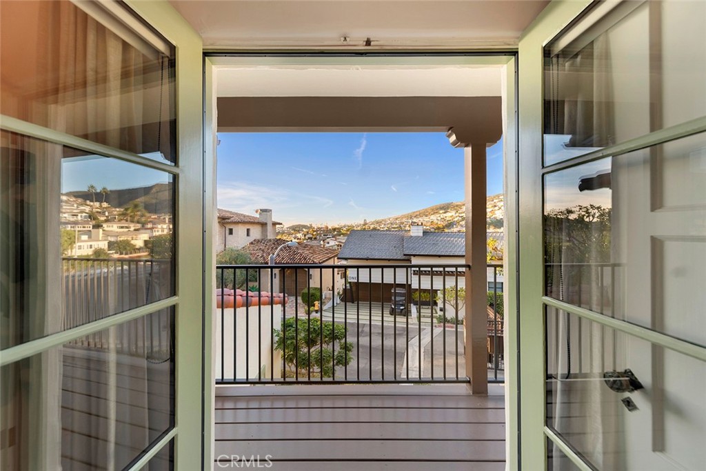 2 Emerald Bay Property Photo 29